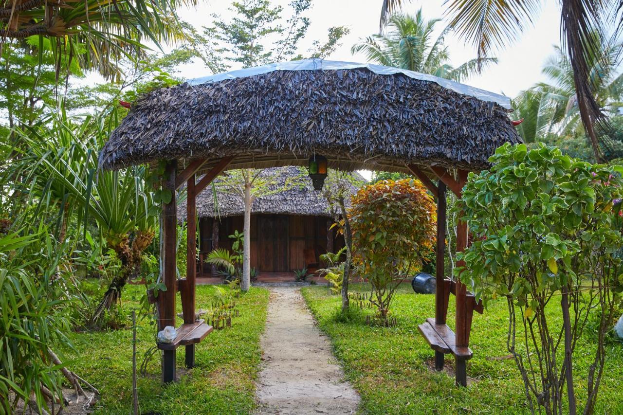 Analatsara Eco Lodge Ile aux Nattes Exterior foto